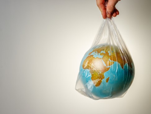 Viele Länder regulieren Plastik