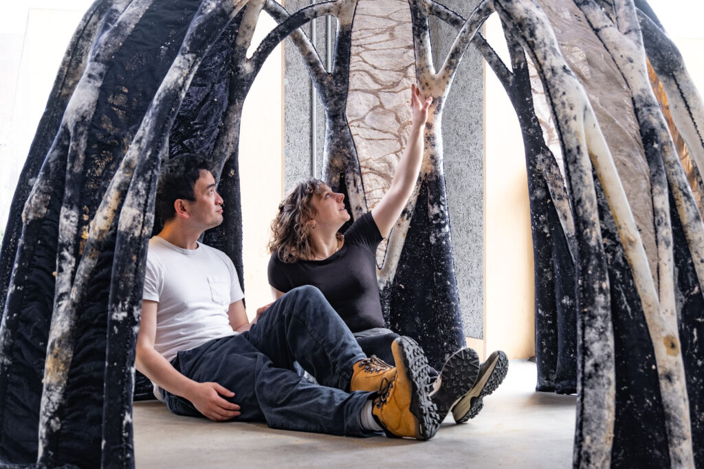 Zukunft bauen mit 3D-Gestricken und Pilzmyzel